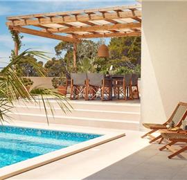 3 bedroom villa with pool and sea views Hvar island sleeps 6